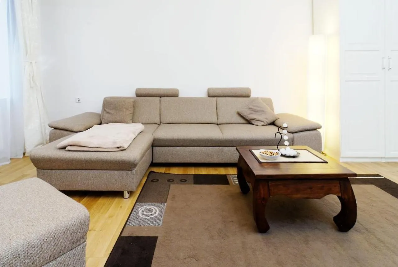 Neukoelln Central Rixdorf برلين 0*,  ألمانيا